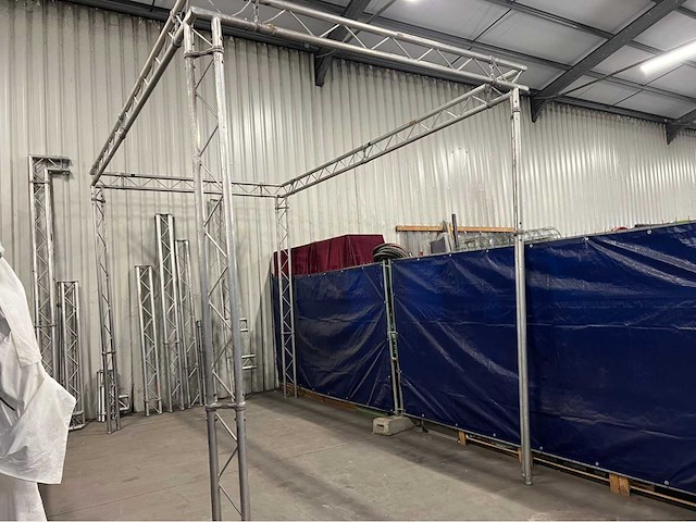 Compleet moduleerbare stand met doeken - afbeelding 2 van  11