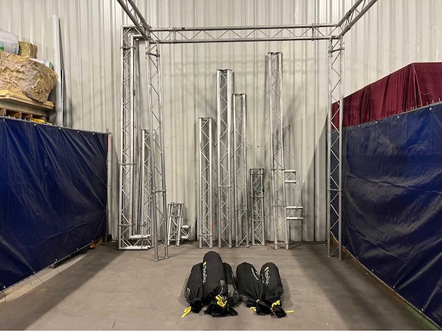 Compleet moduleerbare stand met doeken - afbeelding 11 van  11