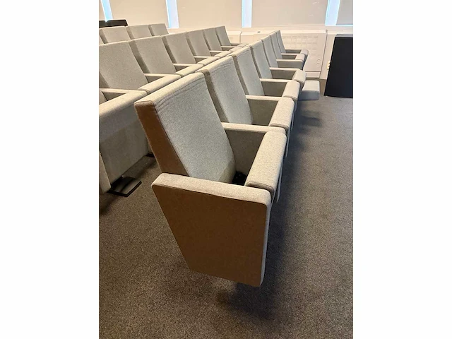 Complete auditorium - overige kantoorinventaris - afbeelding 5 van  9