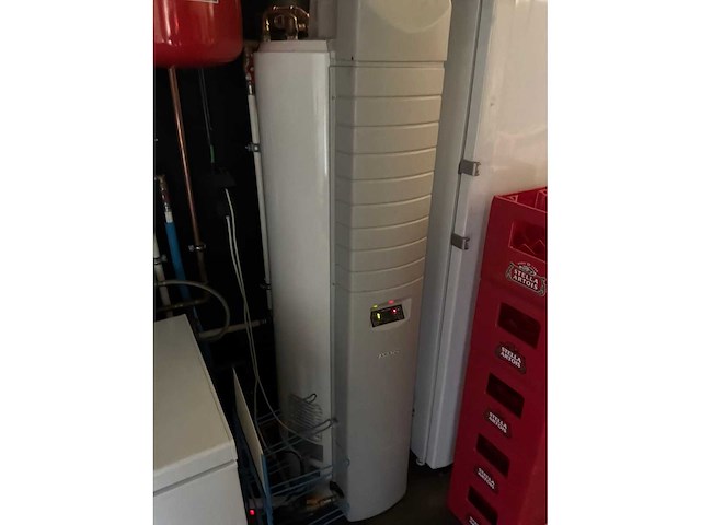 Complete bar en sanitair ruimten in 7x 40 voet zeecontainer constructie - afbeelding 13 van  34