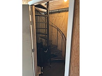 Complete bar en sanitair ruimten in 7x 40 voet zeecontainer constructie - afbeelding 20 van  34