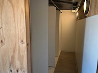 Complete bar en sanitair ruimten in 7x 40 voet zeecontainer constructie - afbeelding 26 van  34