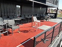 Complete bar en sanitair ruimten in 7x 40 voet zeecontainer constructie - afbeelding 33 van  34