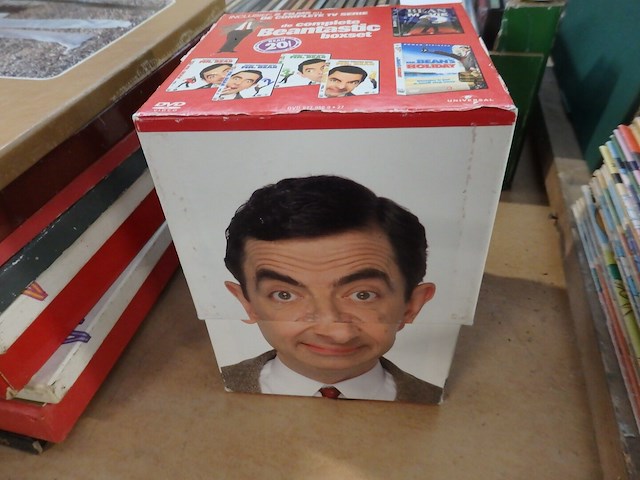 Complete dvd box mr bean (8 dvd's) - afbeelding 1 van  2