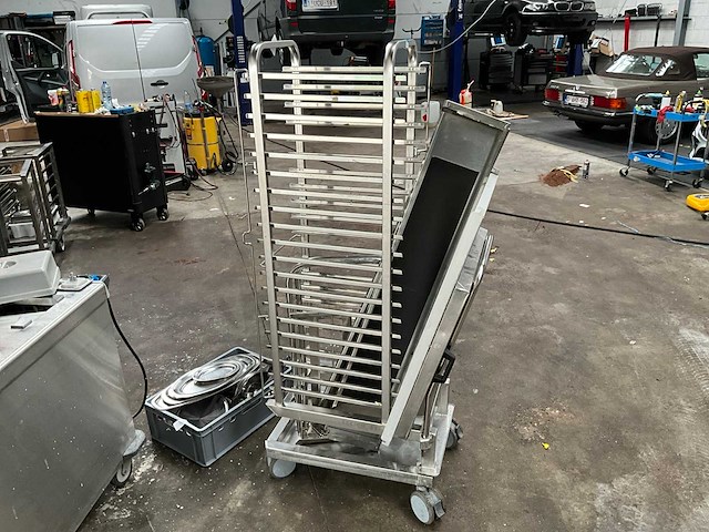 Complete inboedel keuken restaurant. - afbeelding 3 van  25