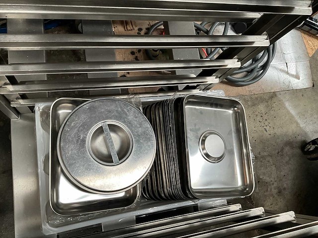 Complete inboedel keuken restaurant. - afbeelding 6 van  25