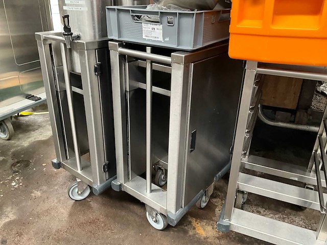 Complete inboedel keuken restaurant. - afbeelding 10 van  25