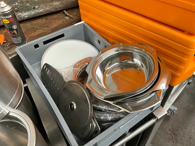 Complete inboedel keuken restaurant. - afbeelding 14 van  25