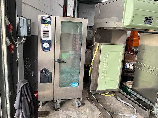 Complete inboedel keuken restaurant. - afbeelding 19 van  25