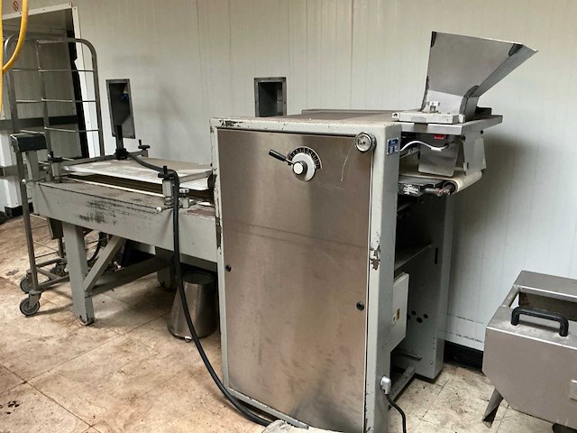 Complete rondo industriële deegverwerkingslijn – bouwjaar 2011 – smartline - afbeelding 36 van  41