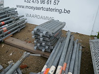 Complete steiger met alle onderdelen - afbeelding 3 van  8