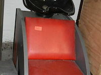 Complete vintage kapperstoel met wasbak - afbeelding 1 van  3