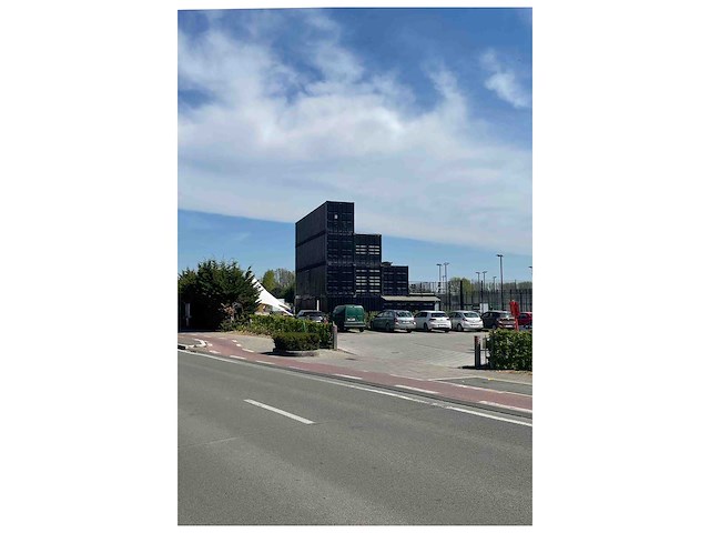 Complete woon en slaap ruimten in 3x 40 voet zeecontainer constructie - afbeelding 16 van  19