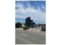 Complete woon en slaap ruimten in 3x 40 voet zeecontainer constructie - afbeelding 16 van  19