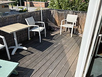 Complete woon en slaap ruimten in 3x 40 voet zeecontainer constructie - afbeelding 2 van  10