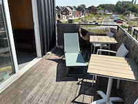 Complete woon en slaap ruimten in 3x 40 voet zeecontainer constructie - afbeelding 3 van  10