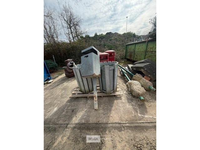 Composieten vuilbakken - afbeelding 1 van  4