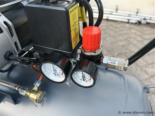 Compressor 100 liter olievrij - afbeelding 5 van  15