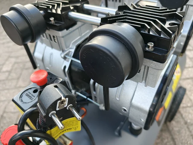 Compressor 100 liter olievrij - afbeelding 4 van  15