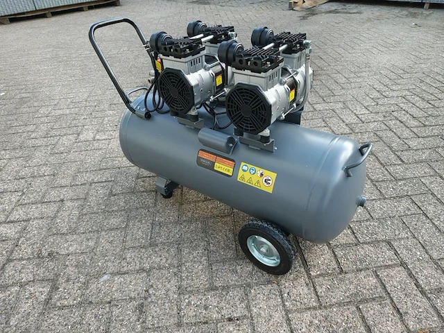 Compressor 100 liter olievrij - afbeelding 12 van  15