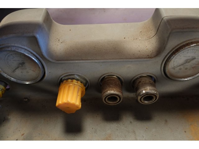 Compressor asam + zandstraalmachine - afbeelding 5 van  7