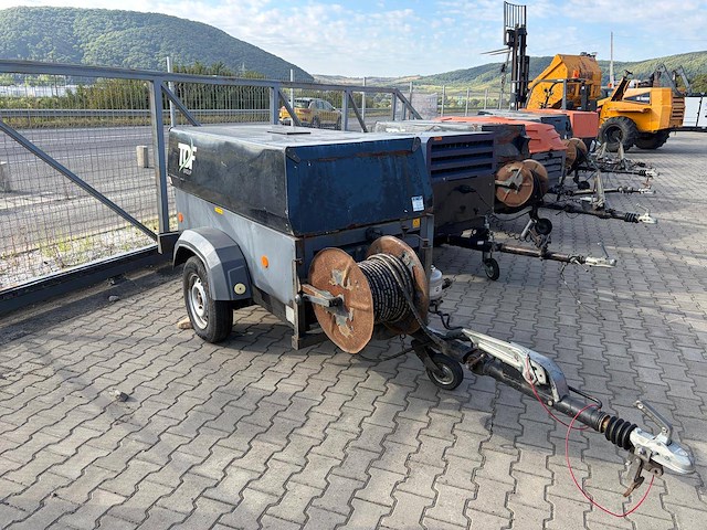 Compressor atlas copco diesel 12bar 2005 - afbeelding 1 van  1