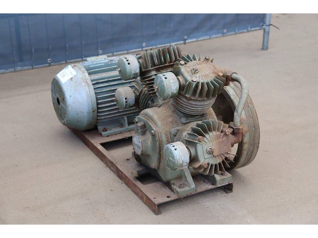 Compressor iwata elektrisch - afbeelding 1 van  1
