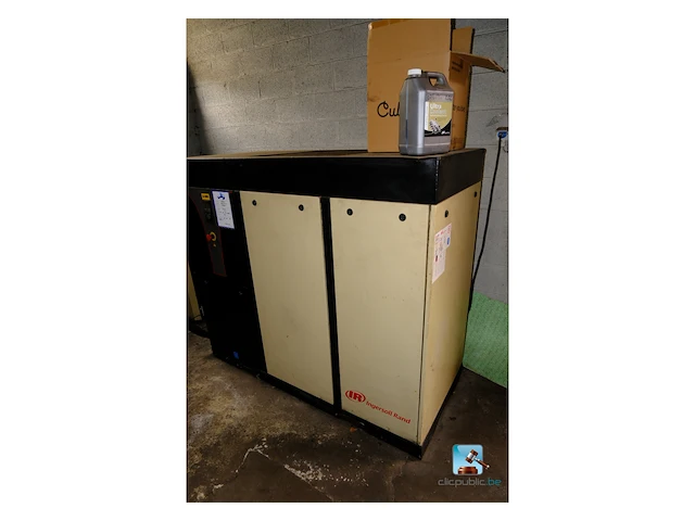 Compressor met tank - afbeelding 1 van  6