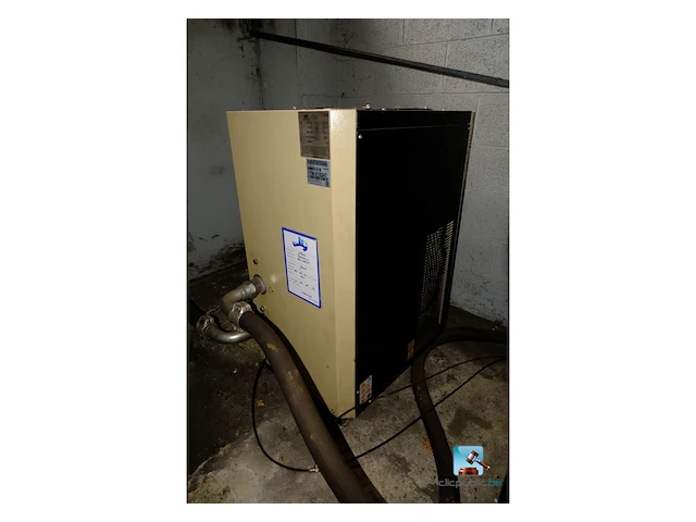 Compressor met tank - afbeelding 2 van  6