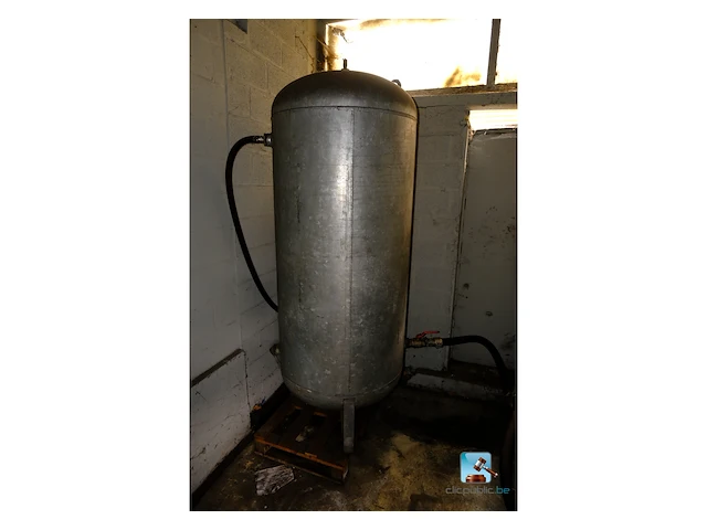 Compressor met tank - afbeelding 3 van  6