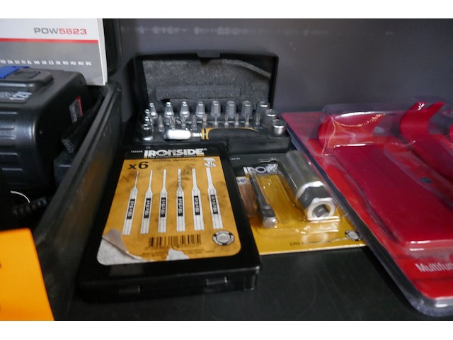 Compressor powerplus + werkgereedschap - afbeelding 3 van  4