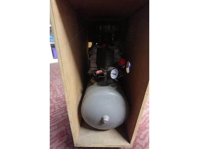 Compressor specair + toebehoren - afbeelding 2 van  8