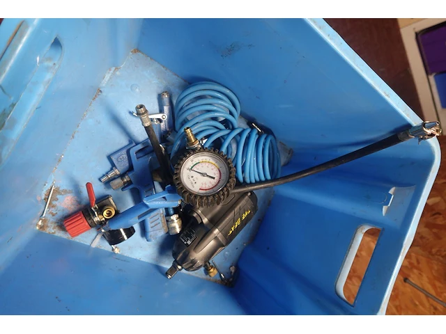 Compressor specair + toebehoren - afbeelding 8 van  8