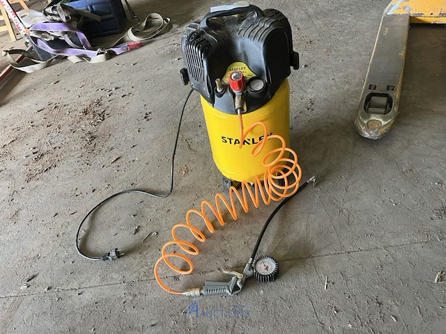 Compressor stanley d 200/10/24v - afbeelding 2 van  5