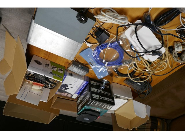 Computer hardware materiaal - afbeelding 3 van  6