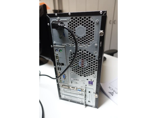 Computer hp prodesk - afbeelding 2 van  4