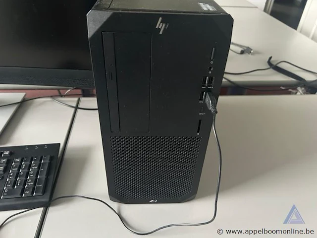 Computer hp, z2 plus 2 monitoren, passwoord niet gekend - afbeelding 1 van  2