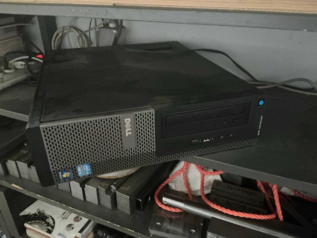 Computerschermen (3x) en printer (1x) - afbeelding 2 van  11