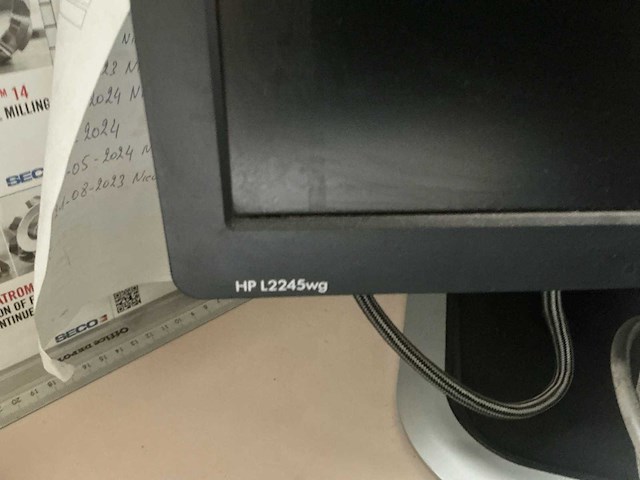 Computerschermen (3x) en printer (1x) - afbeelding 9 van  11