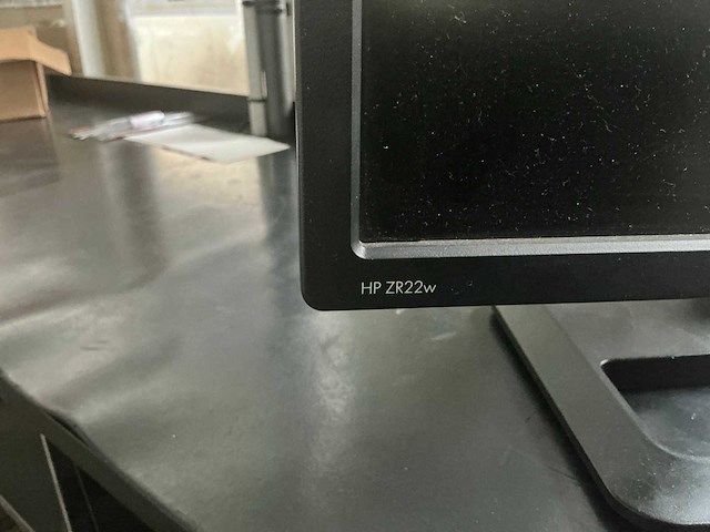 Computerschermen (3x) en printer (1x) - afbeelding 11 van  11