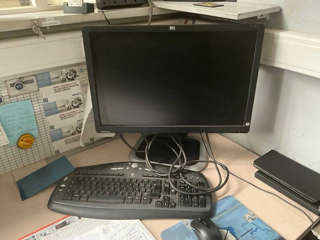 Computerschermen (4x) en printer (2x) - afbeelding 2 van  15
