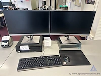 Computerwerkstation bestaande uit een hp z2 desktop computer met intel core i7 processor, twee hp monitoren, een hp toetsenbord, een steelseries muis en muismat