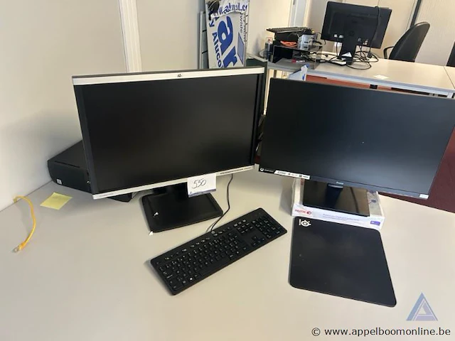 Computerwerkstation hp z2 met intel core i7 processor, inclusief hp monitor, iiyama monitor, logitech toetsenbord en steelseries muismat. werking niet gekend. - afbeelding 2 van  2