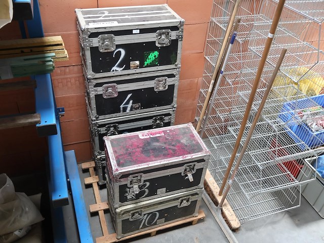 Comtech flightcases (x6) - afbeelding 1 van  4