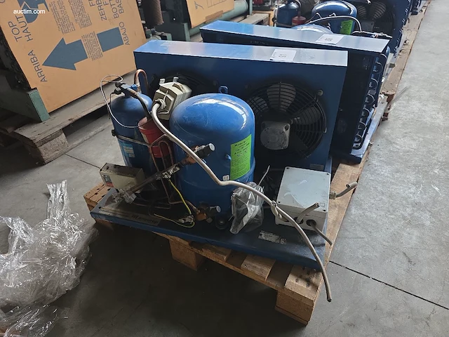 Condensing unit with hermetic compressor maneurop... - afbeelding 1 van  3