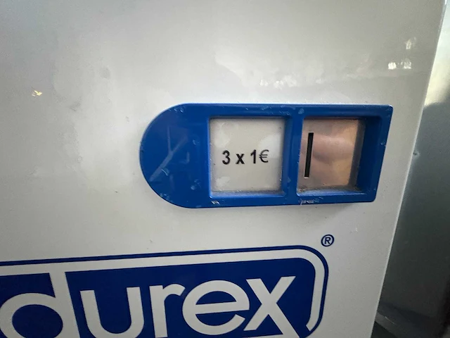Condoom automaat - durex - decoration - afbeelding 2 van  3
