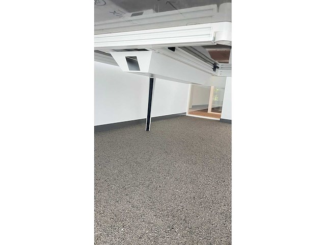 Conference table - afbeelding 5 van  6