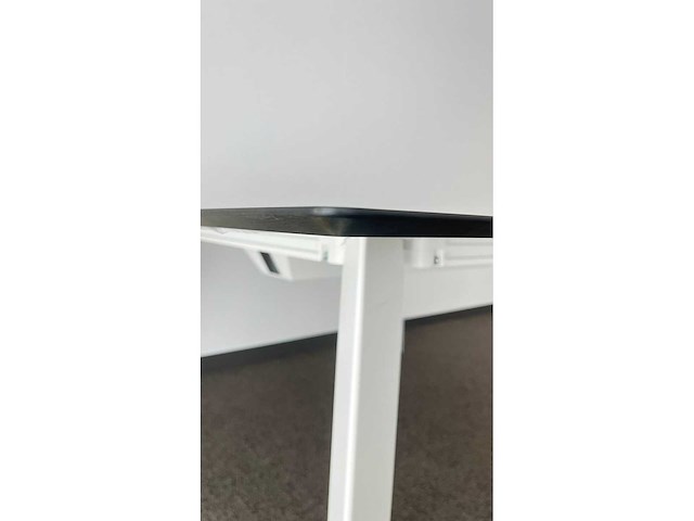 Conference table - afbeelding 2 van  4