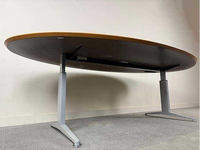 Conference table - afbeelding 5 van  5