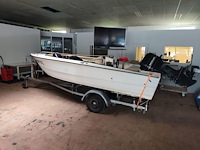 Consoleboot ace cruiser composiet van 1982, lengte 4,8m, 6 personen, 75pk 2-takt langstaart buitenmotor van 1989 van het merk mercury. de motor draait en koelt goed. onderhoud is aangewezen. benzineleidingen zijn verduurd waardoor ze lekken - afbeelding 5 van  35
